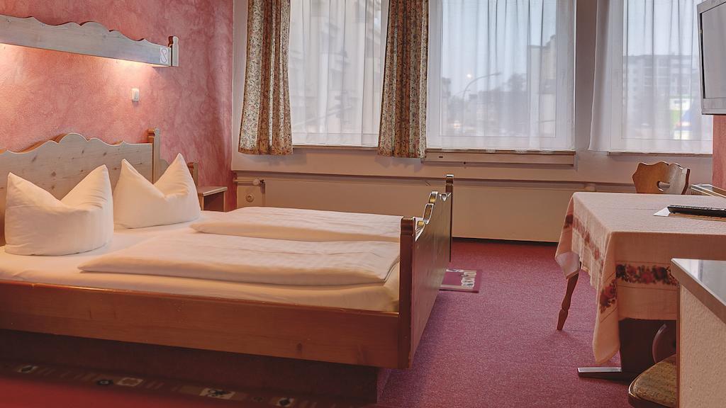 Hotel Luitpold Ландсгут Номер фото