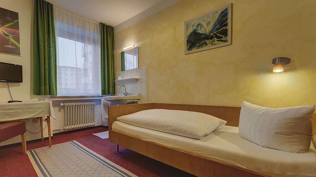 Hotel Luitpold Ландсгут Номер фото